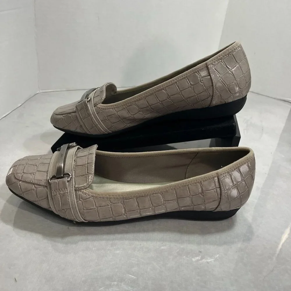 Anne Klein AK Sport Croc Embossed Loafers Comfort Flats Taupe 10M - Picture 3 of 16